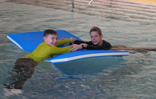 Schlafanzugschwimmen auch in der 5. Klasse